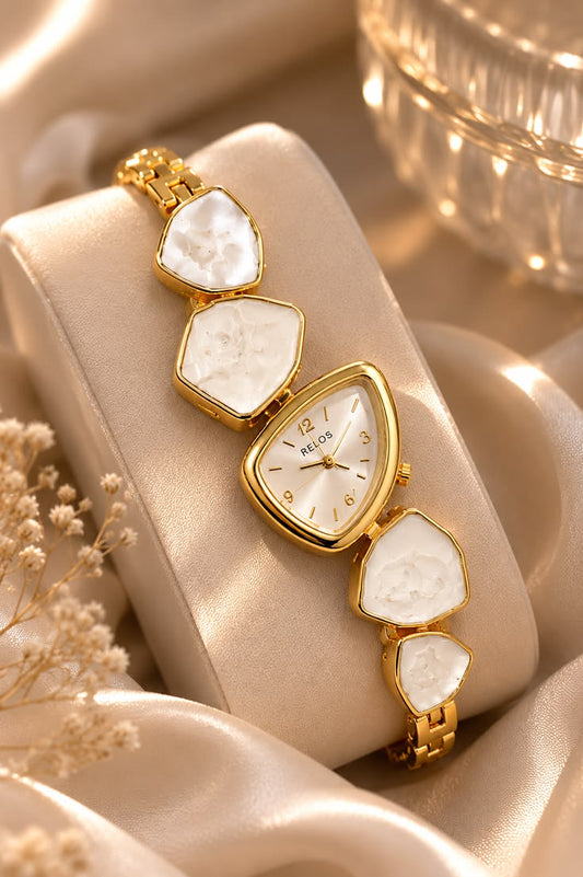 **Ladies Luxury Bracelet Watch – Elegant Heart-Shaped Design**